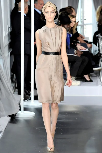 Look 17